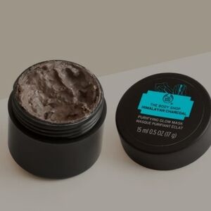 The Body Shop Himalayan Charcoal Purifying Mask - Black and Teal
